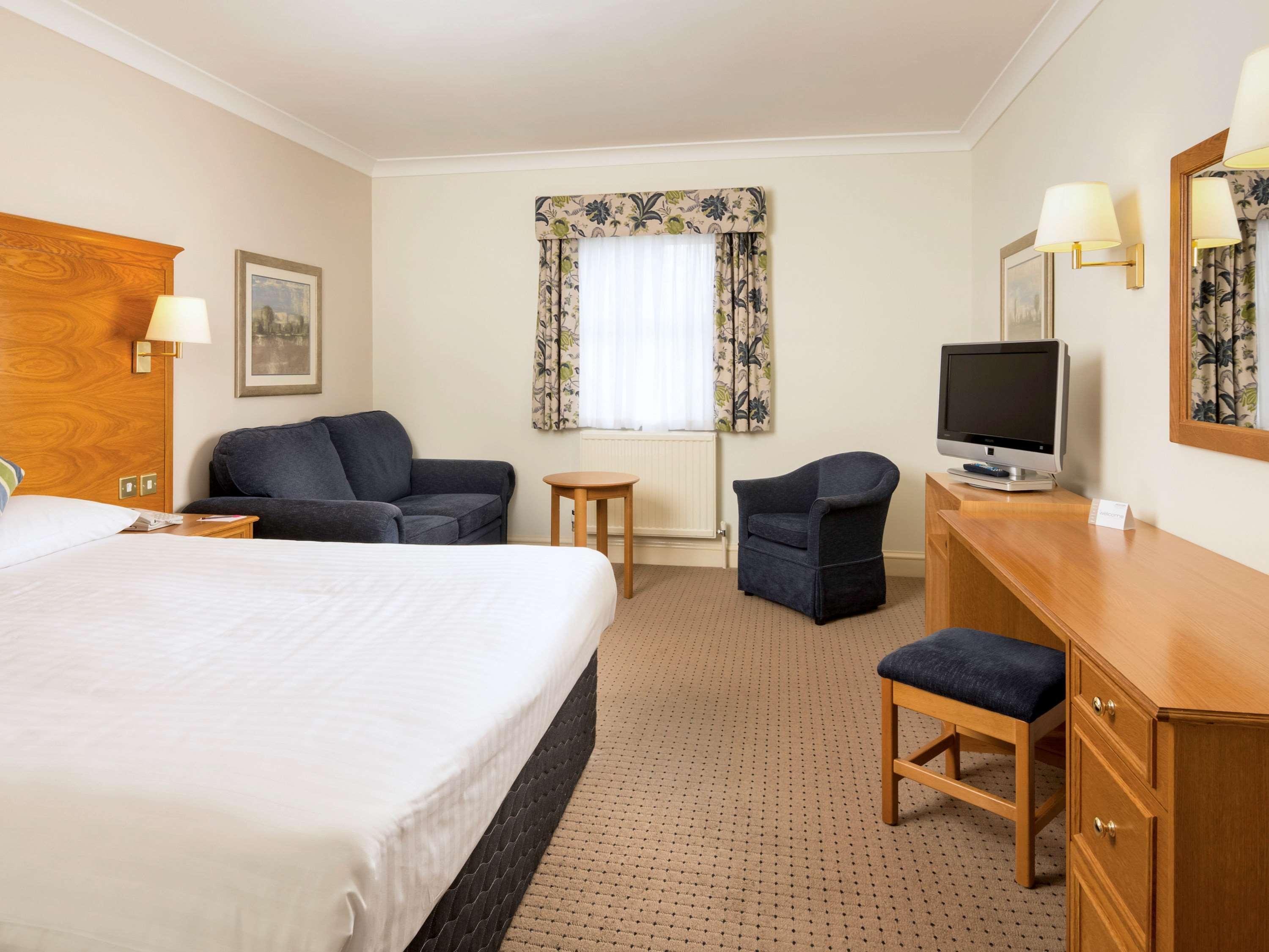 Mercure Bristol North The Grange Hotel Винтербоуне Экстерьер фото
