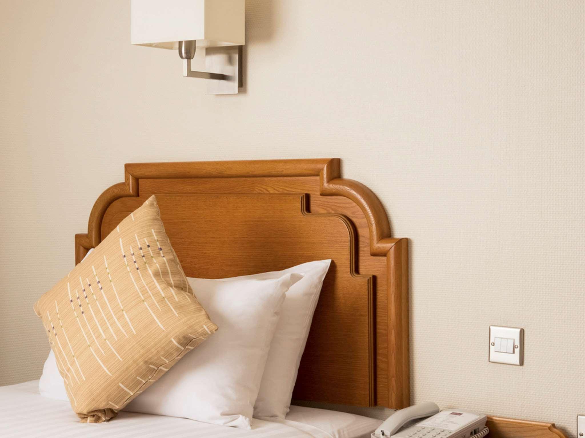 Mercure Bristol North The Grange Hotel Винтербоуне Экстерьер фото