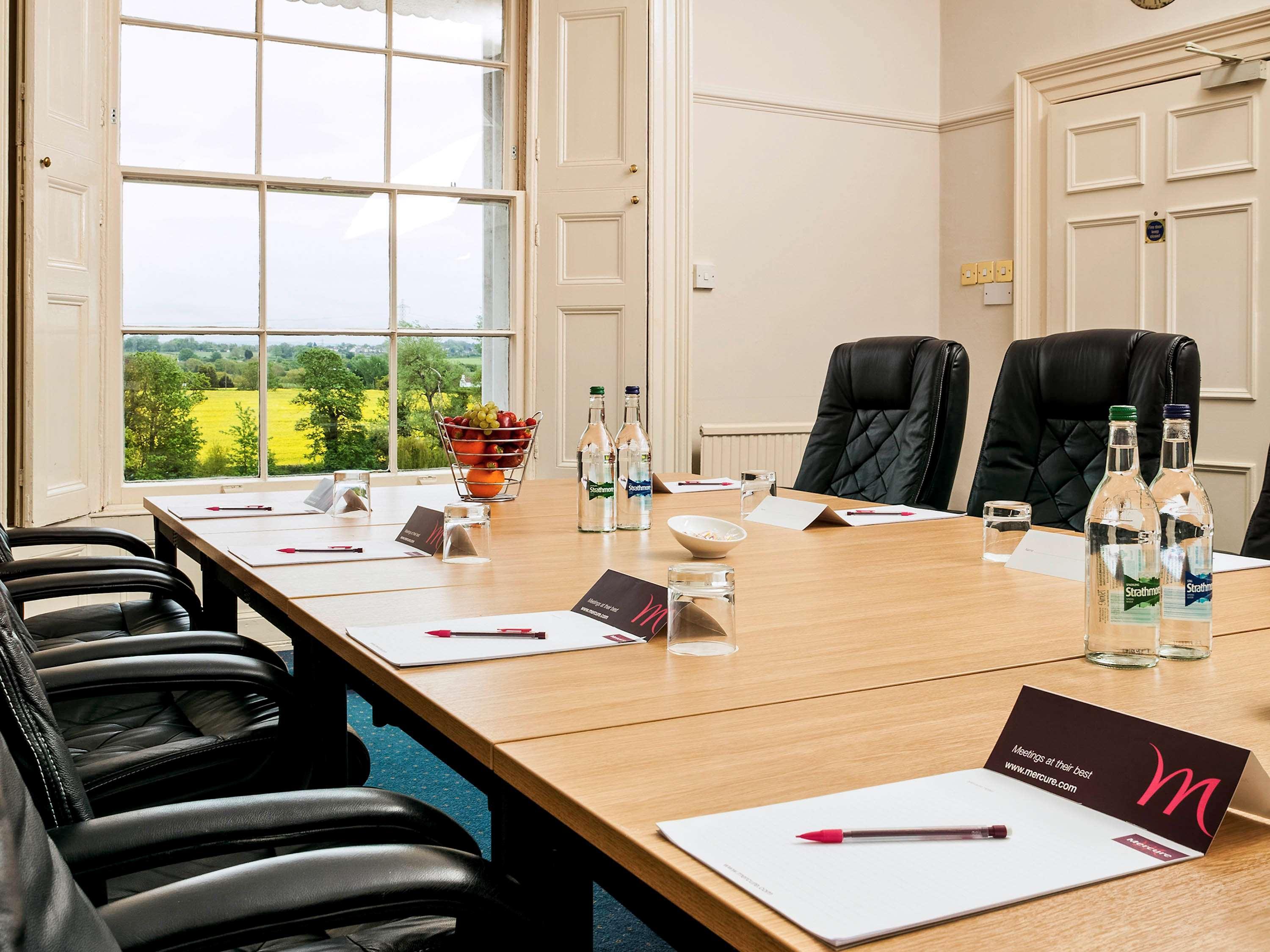Mercure Bristol North The Grange Hotel Винтербоуне Экстерьер фото